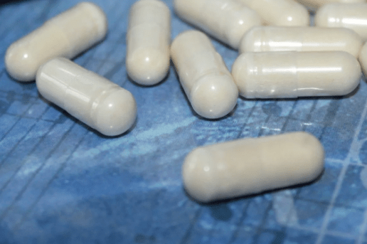 Anna a acheté les capsules NexaSlim sur la base de l'exemple d'un ami